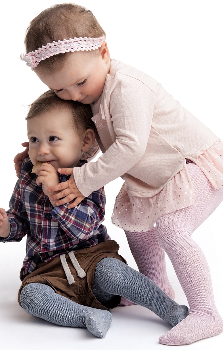 Dlaczego warto wybierać polskie rajstopy i skarpetki dla dzieci zamiast taniej chińskiej produkcji?